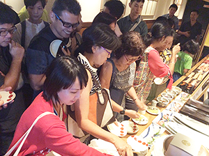 写真5. シンガポールのJF KANDA WADATSUMI における試食会付きセミナーの様子